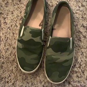 Camo canvas